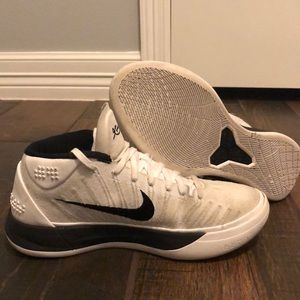 Kobe A.D mid ‘white’ basketball shoes